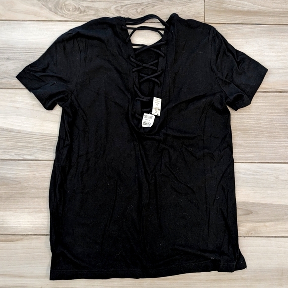 PINK Victoria's Secret Open Back Logo Tee Shirt - Picture 4 of 6